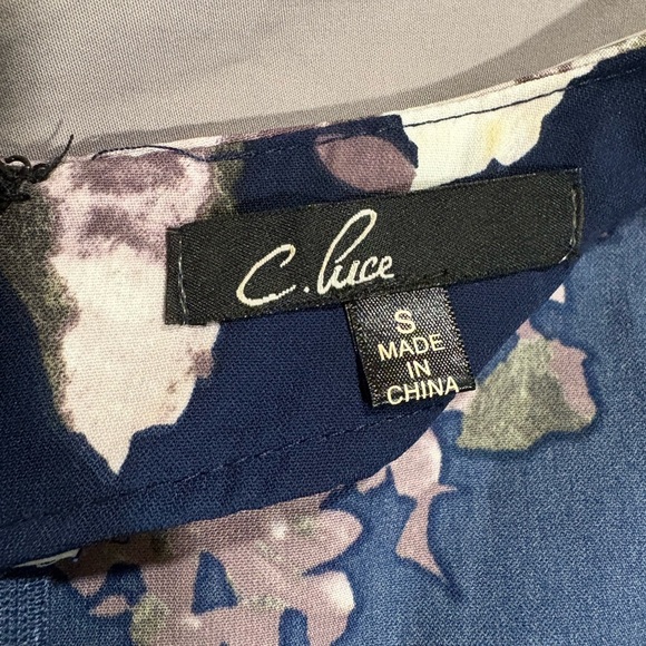 Fun and floral dress - Picture 2 of 3